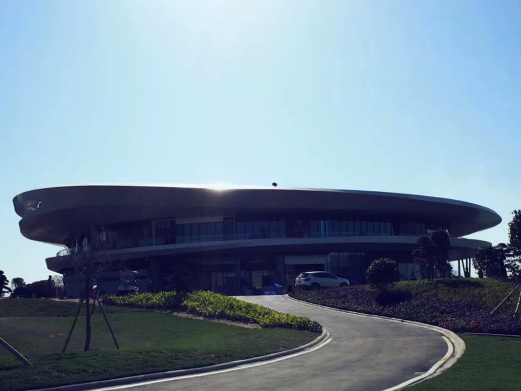 Guilin Golf Clubhouse - Image 18